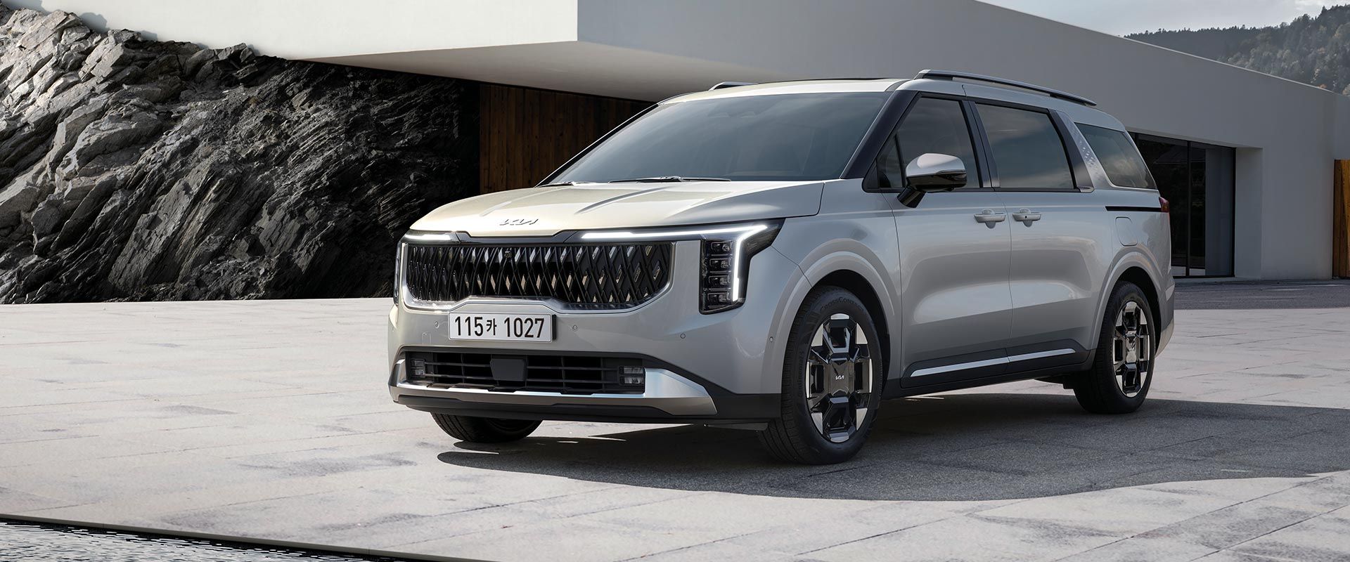 확실한 존재감의 전면