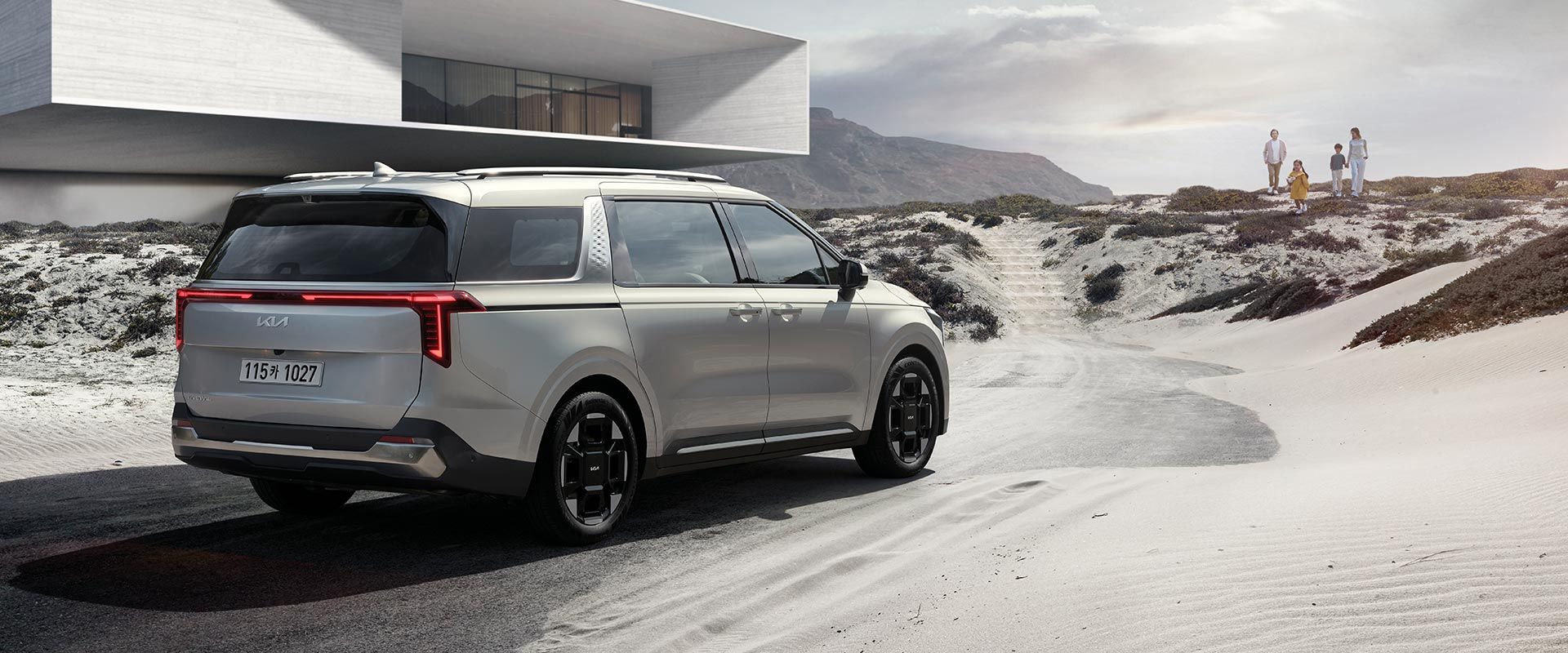 견고하고 깔끔한 후면