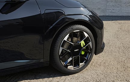 20인치 GT 전용 휠, 네온 컬러 브레이크 캘리퍼