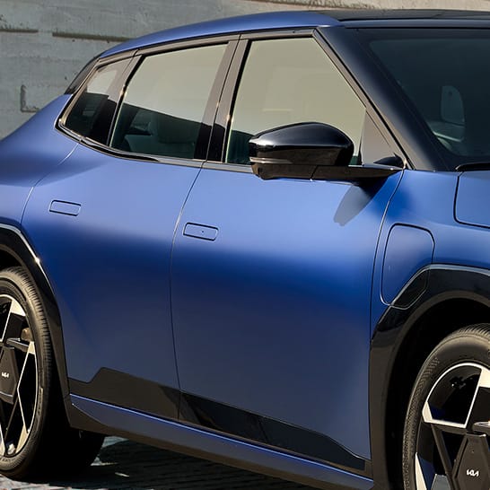 GT-Line 전용 블랙 하이그로시 도어 사이드 가니쉬