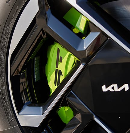 전륜 모노블럭 브레이크, 전/후륜 대용량 디스크 브레이크 