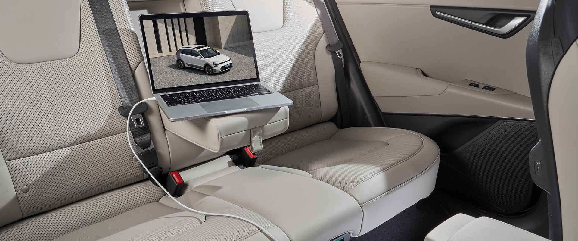 실내 V2L 커넥터