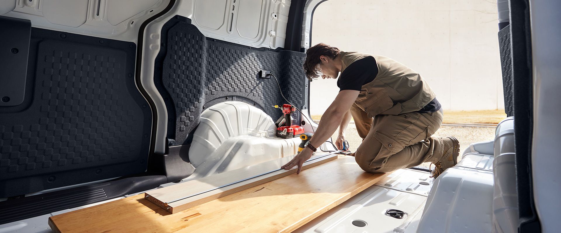 PV5 카고 인테리어 작업 활용