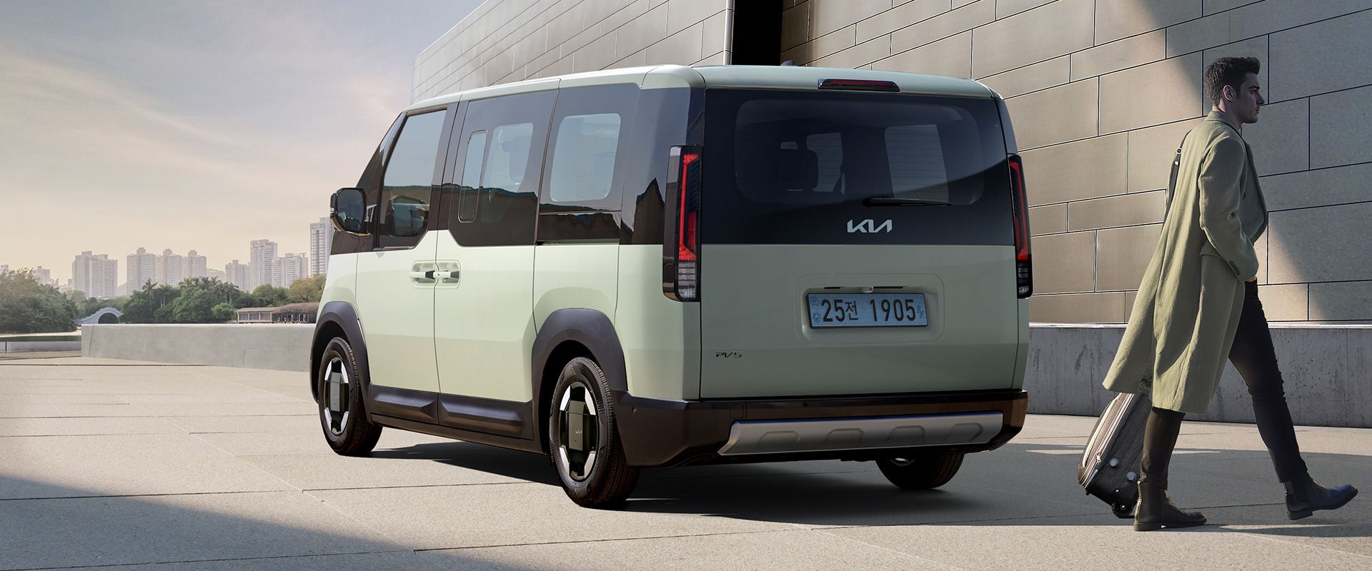 PV5 패신저 외장 후면부