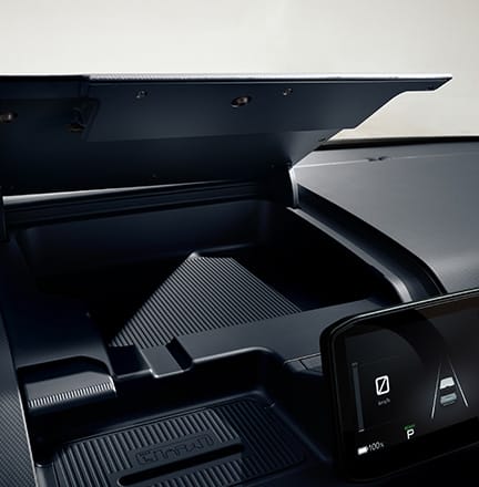 운전석 크래쉬패드 상단 트레이