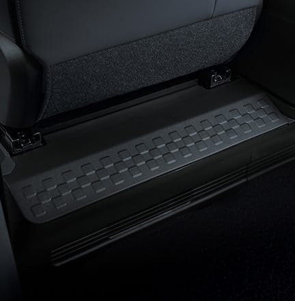 1열 시트백 하단 풋레스트